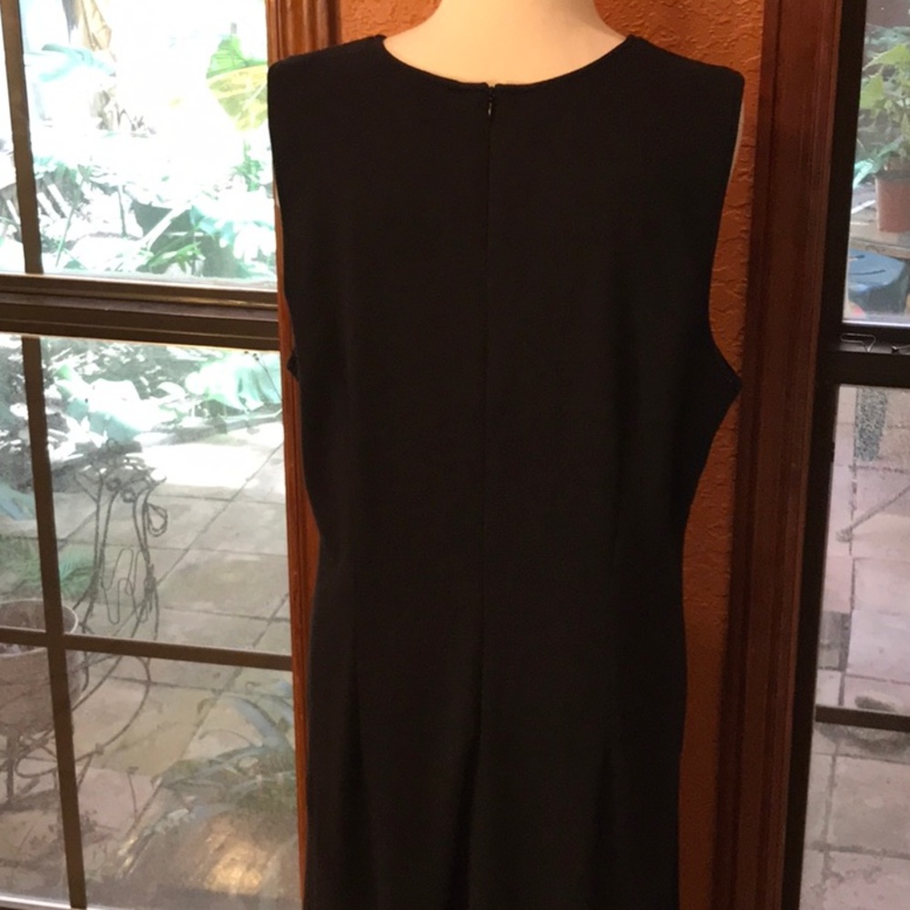 Dress - Picture 5 of 7
